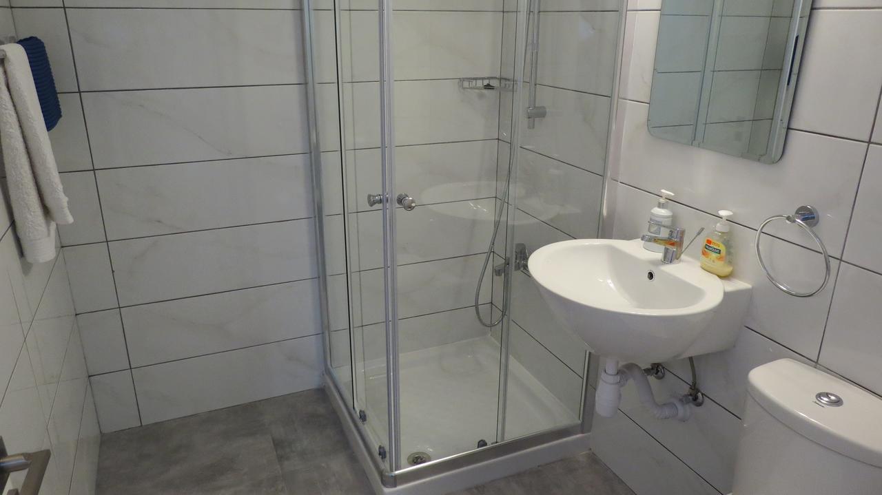 Adonis Apartment Paphos Bagian luar foto