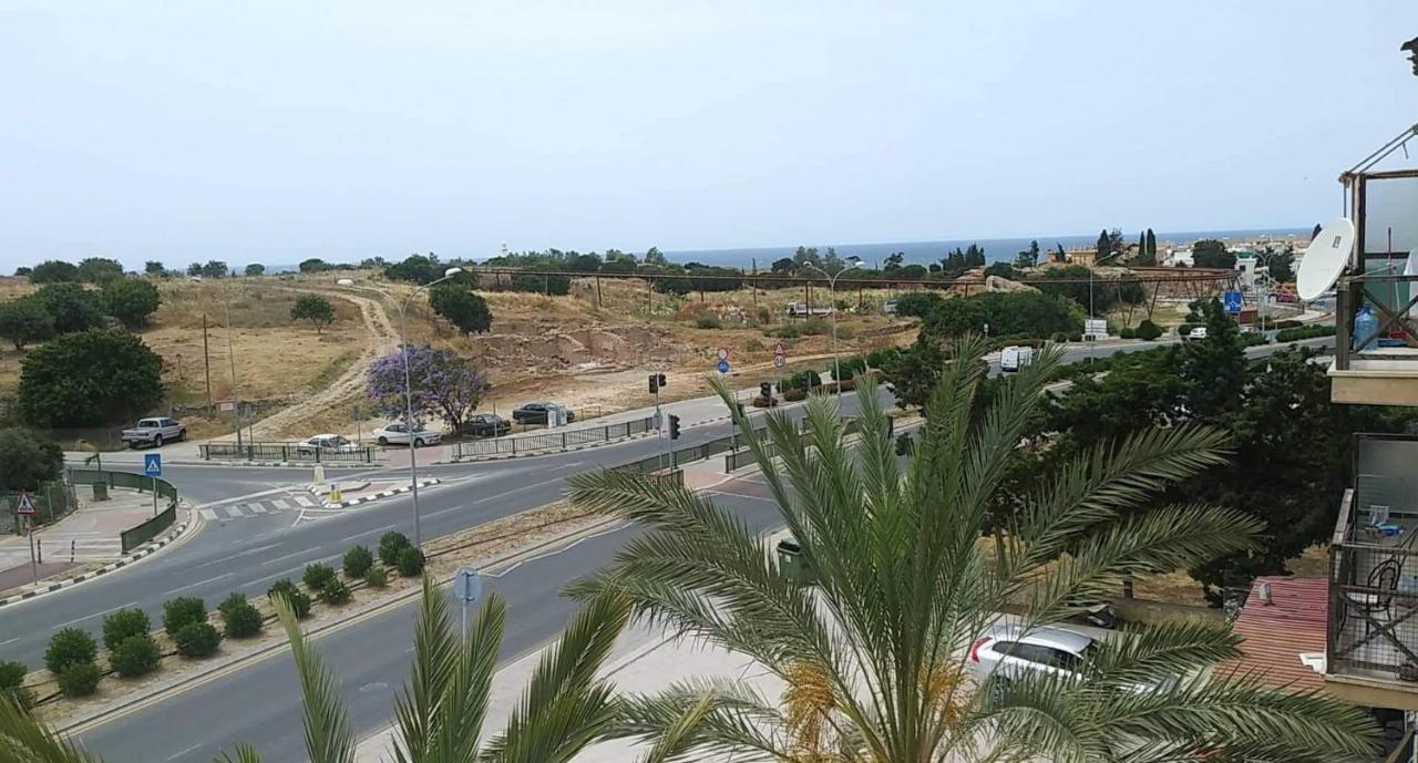 Adonis Apartment Paphos Bagian luar foto